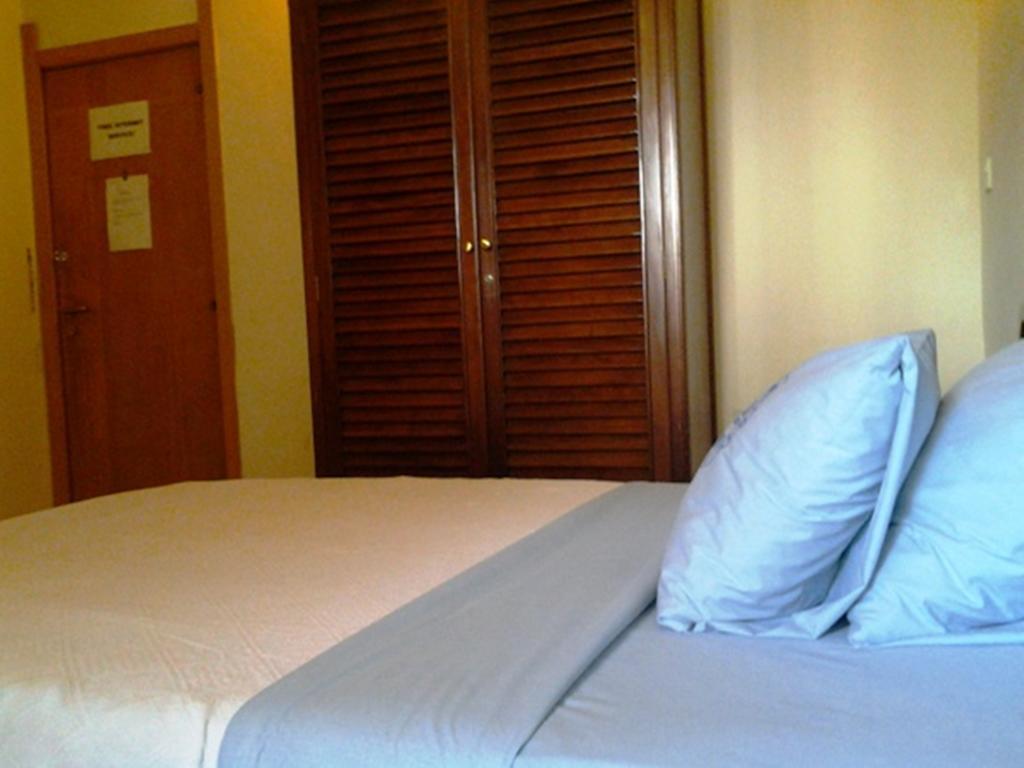 אקרה Hotel Georgia מראה חיצוני תמונה