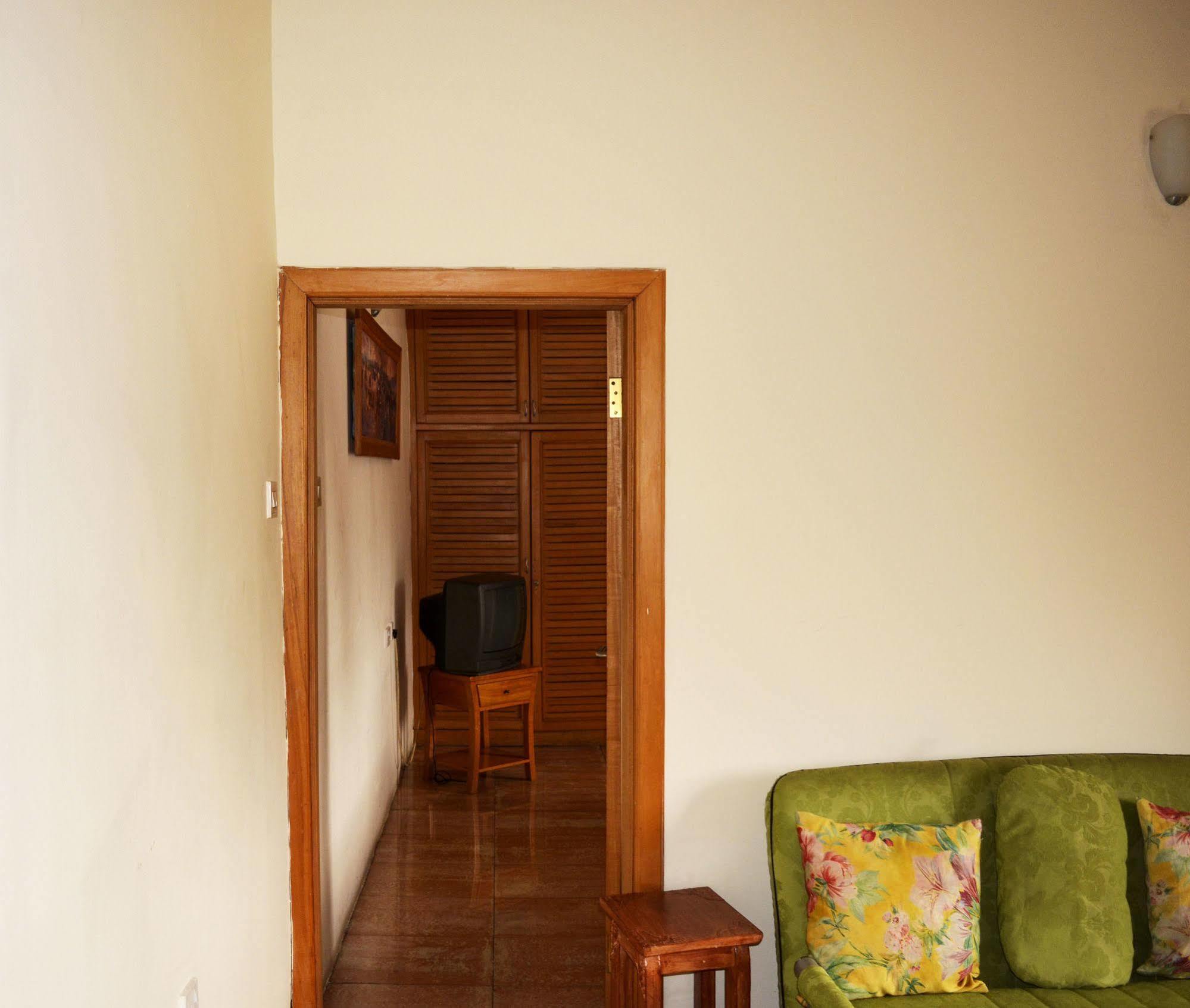אקרה Hotel Georgia מראה חיצוני תמונה