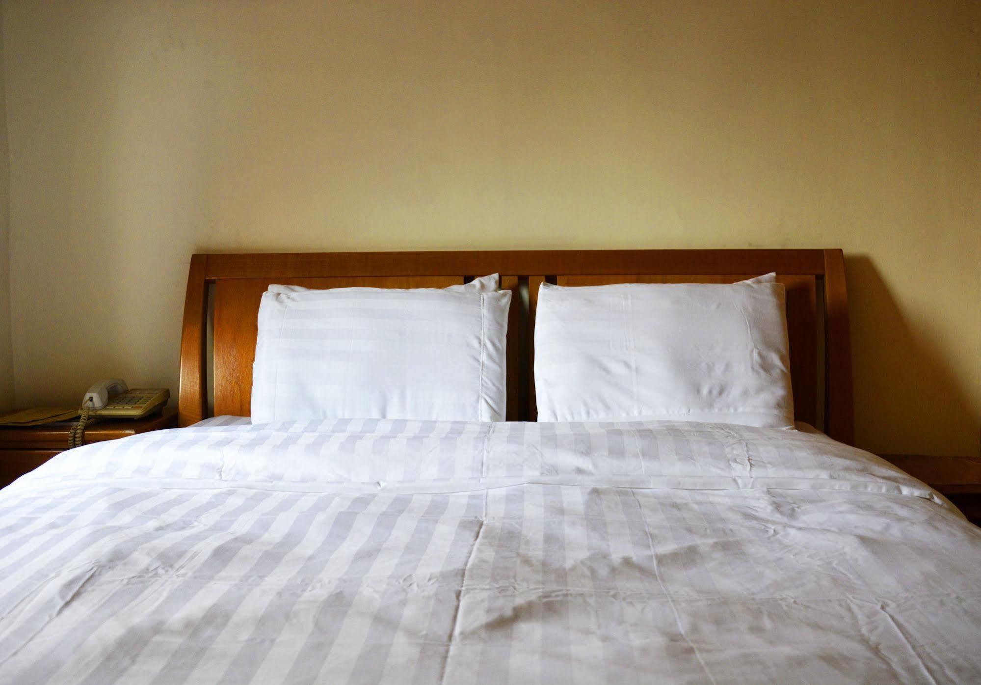 אקרה Hotel Georgia מראה חיצוני תמונה