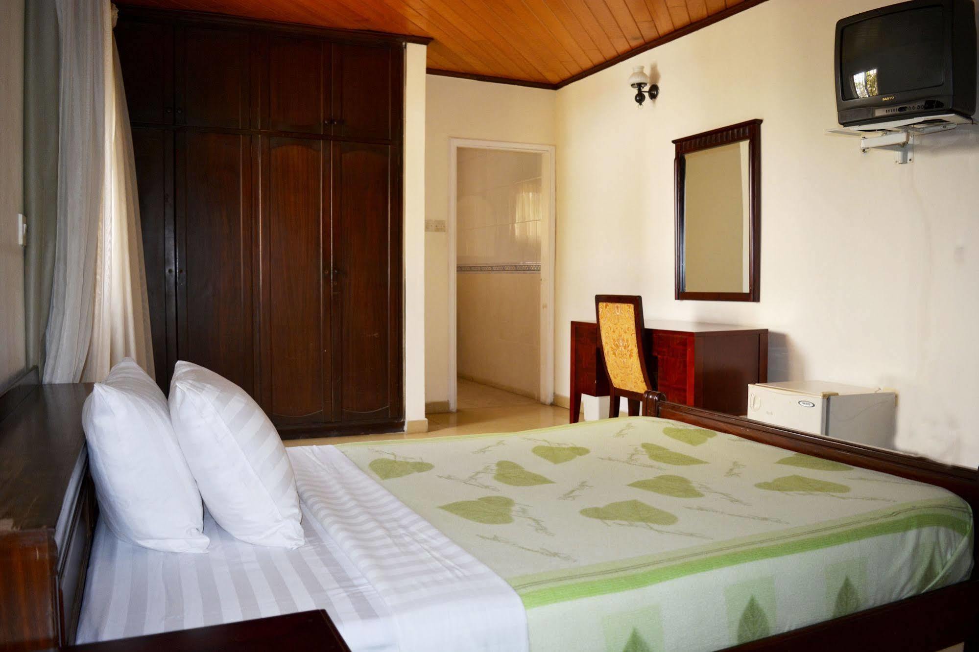 אקרה Hotel Georgia מראה חיצוני תמונה
